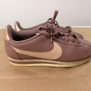 Nike Women's Rose Brown Sneakers Classic 💎🤍🤎